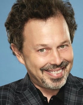 Curtis Armstrong