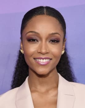 Yaya DaCosta