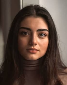 Özge Törer