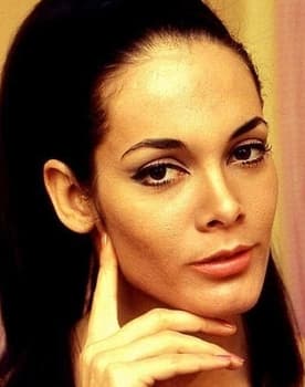 Martine Beswick