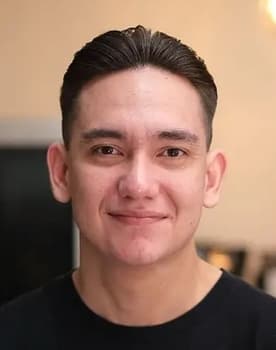 Adipati Dolken Adipati Dolken