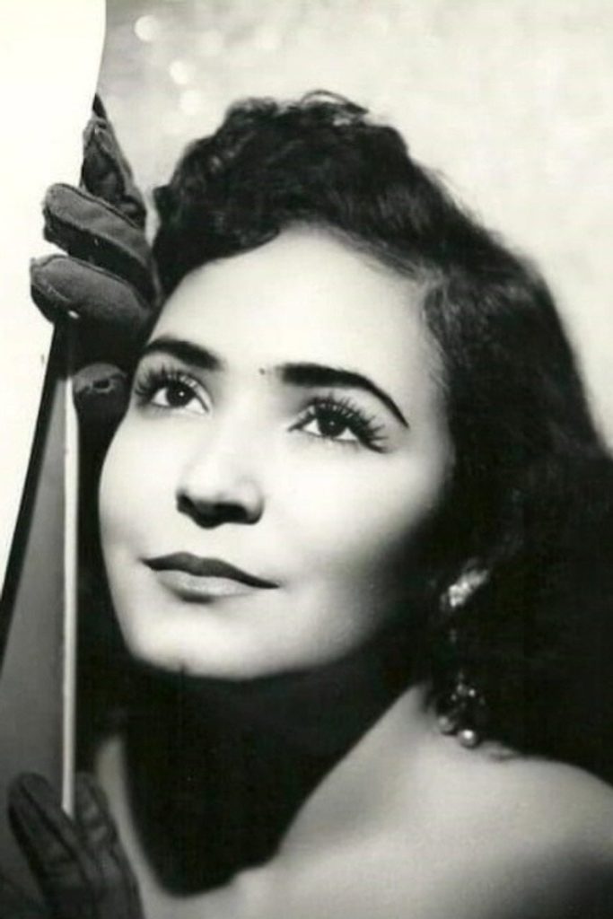 کارمن سالیناس 2