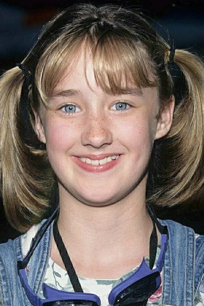 Ashley Johnson 2