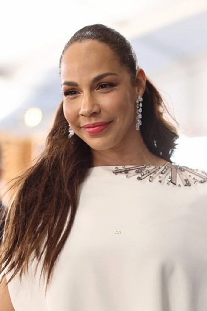 Amanda Brugel 5