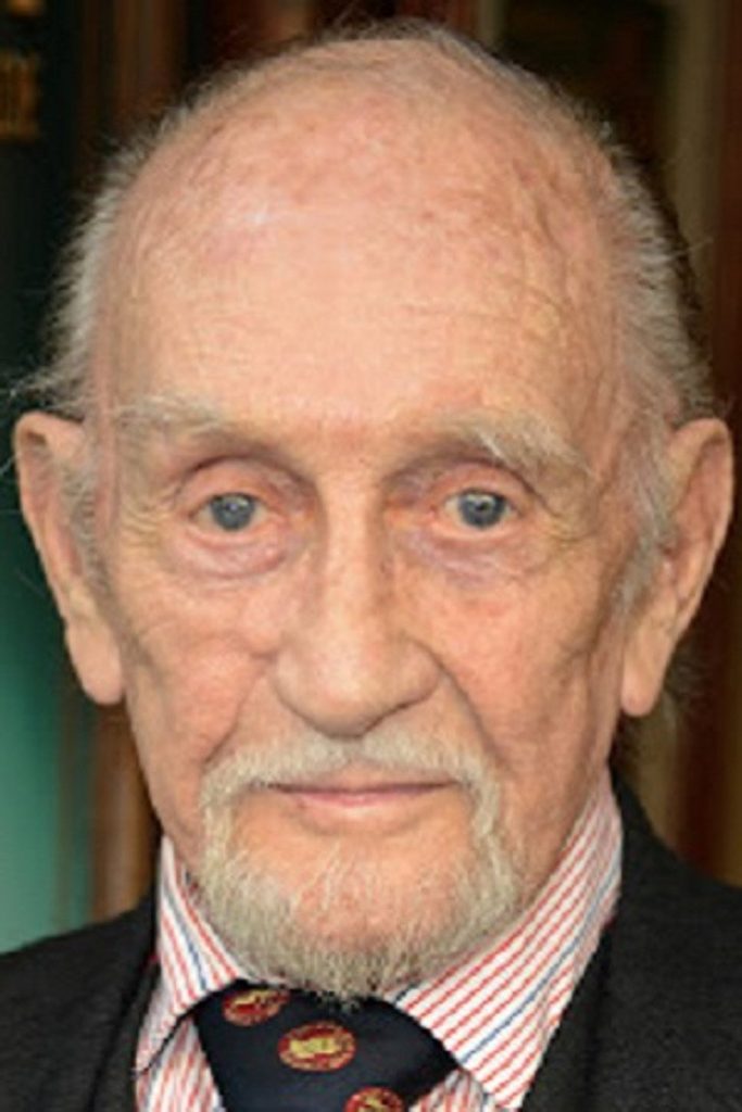 Roy Dotrice 1