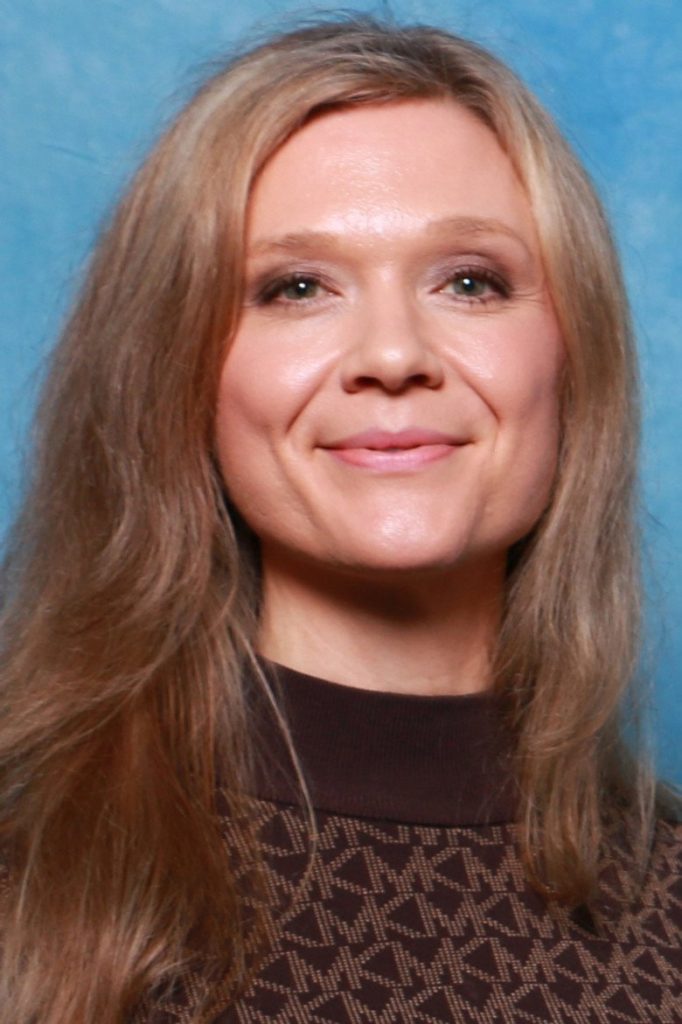 Ariana Richards 2